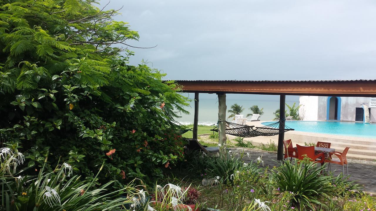 Biriwa Beach Hotel Extérieur photo