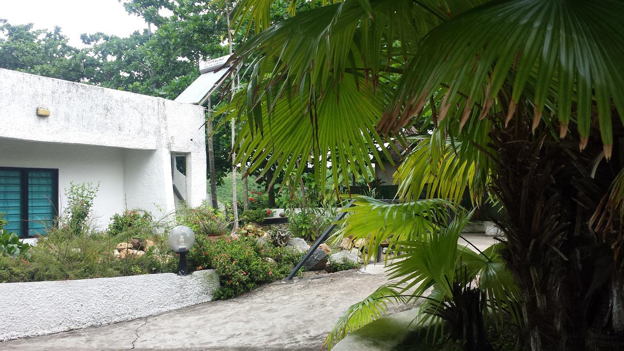 Biriwa Beach Hotel Extérieur photo
