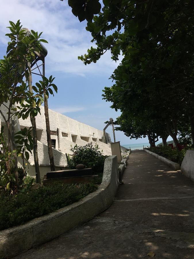 Biriwa Beach Hotel Extérieur photo