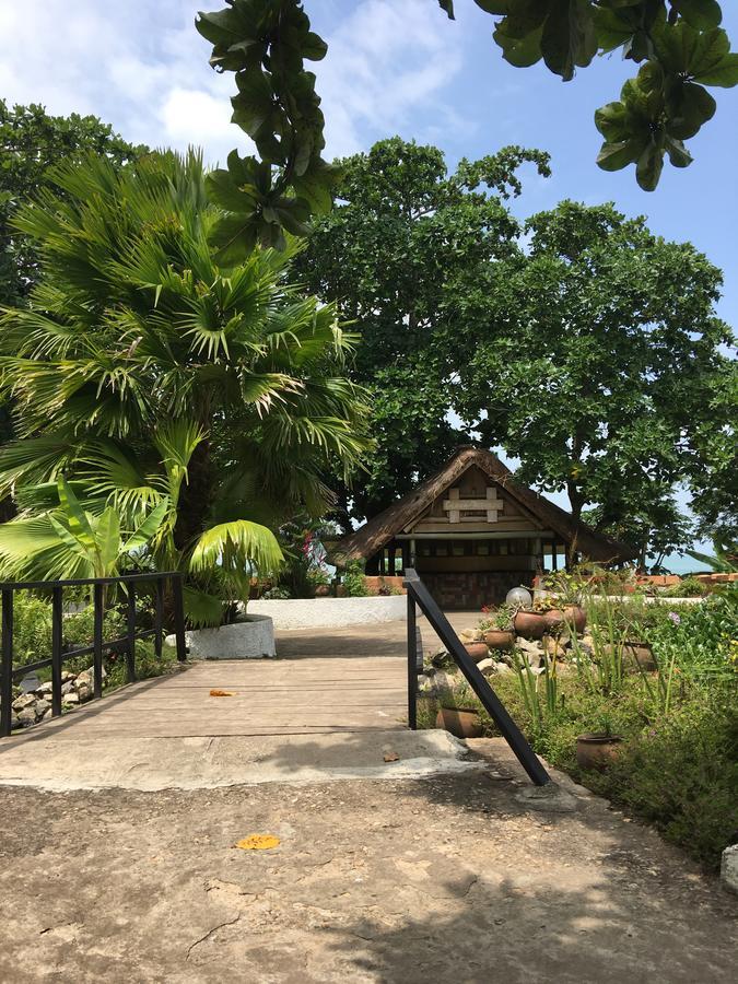 Biriwa Beach Hotel Extérieur photo