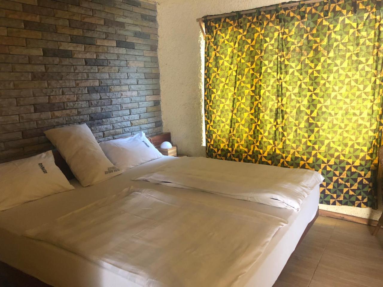Biriwa Beach Hotel Extérieur photo