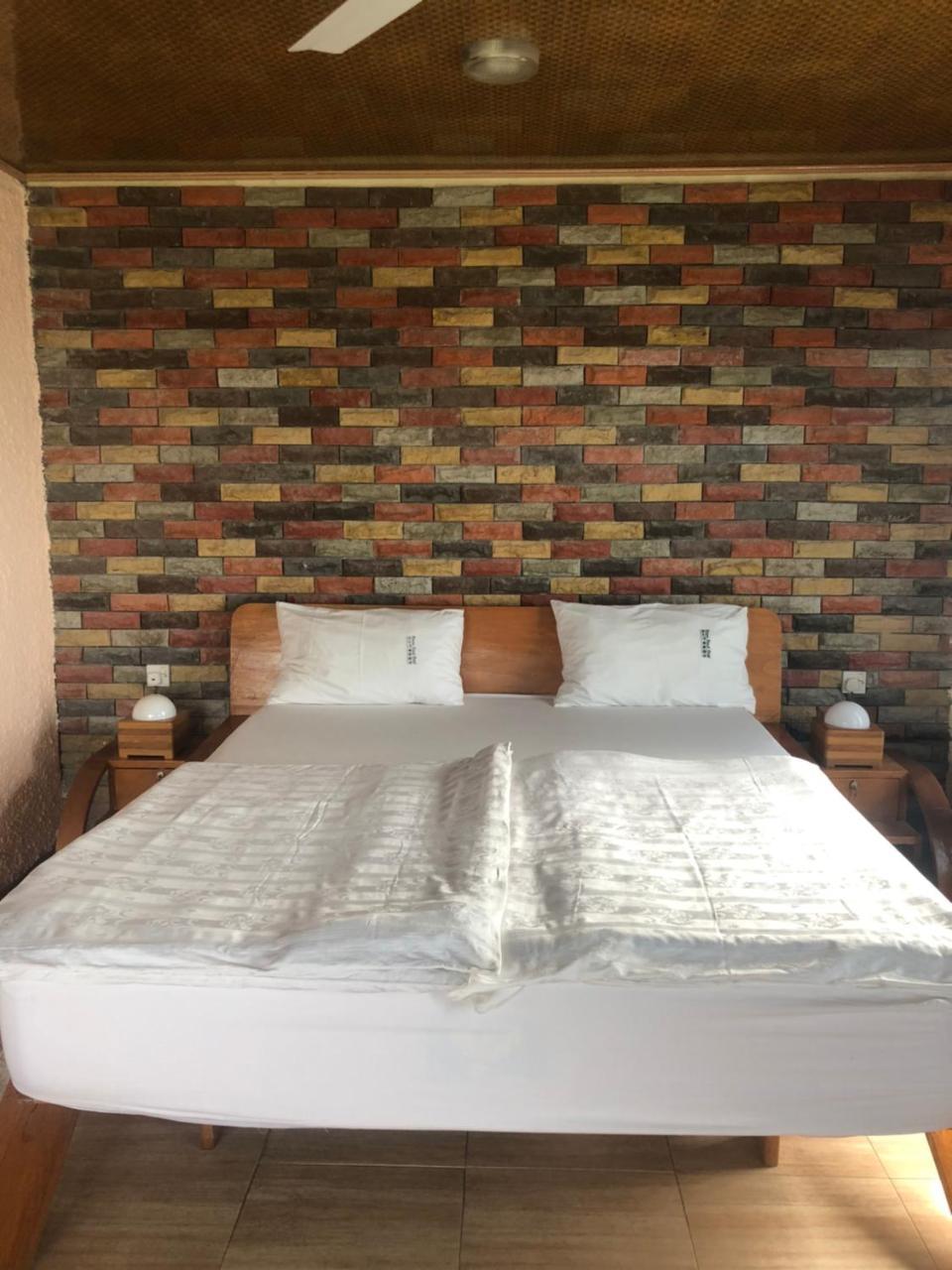 Biriwa Beach Hotel Extérieur photo