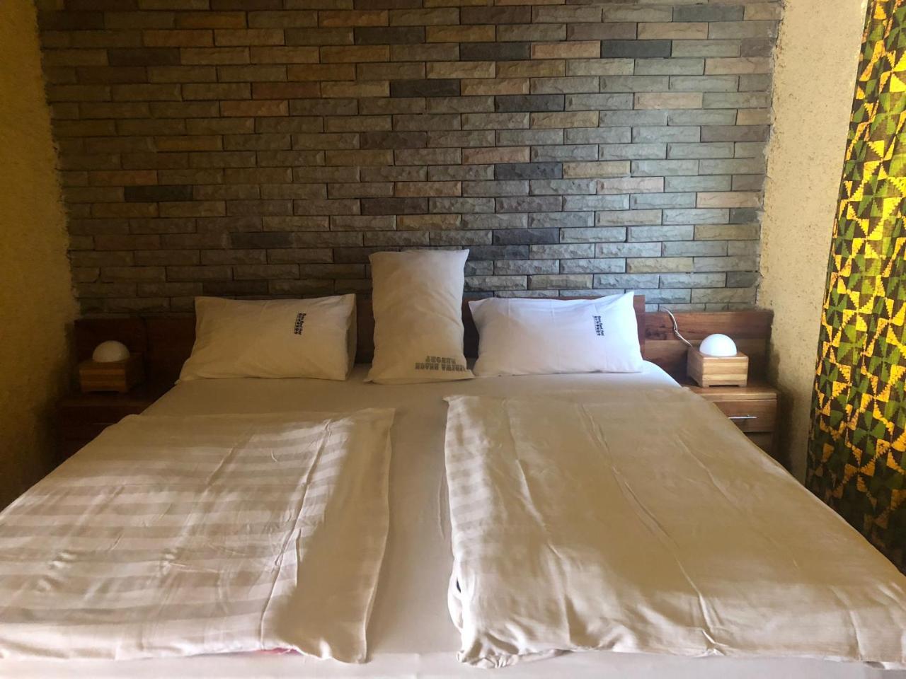 Biriwa Beach Hotel Extérieur photo