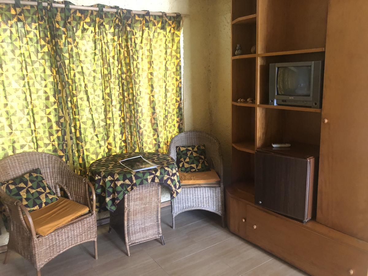 Biriwa Beach Hotel Extérieur photo
